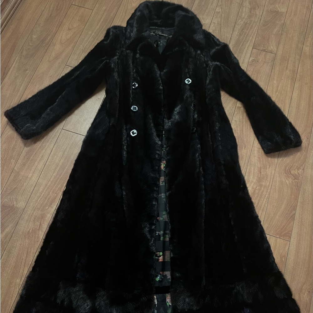 John Pilibosian mink fur coat size 8/10.  Dark Brown color